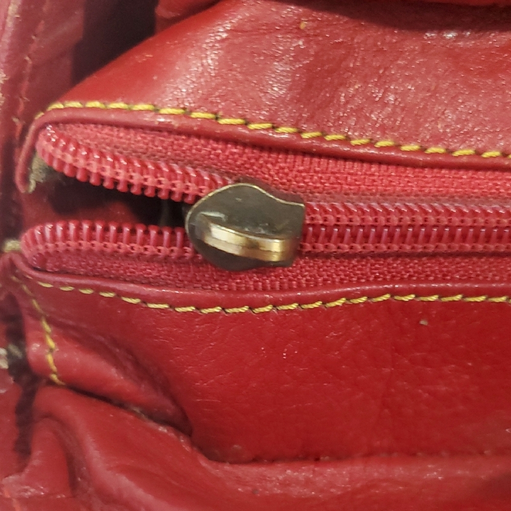 Wenz Luxurious Red Leather Shoulder Bag - Picture 11 of 14